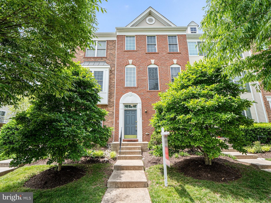 25337 Crossfield Dr, Chantilly, VA 20152 - photo 1