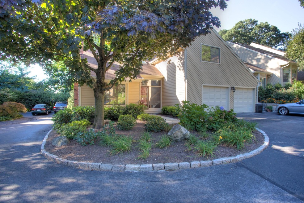 40 Ettl Ln unit 9, Greenwich, CT 06831 - photo 1