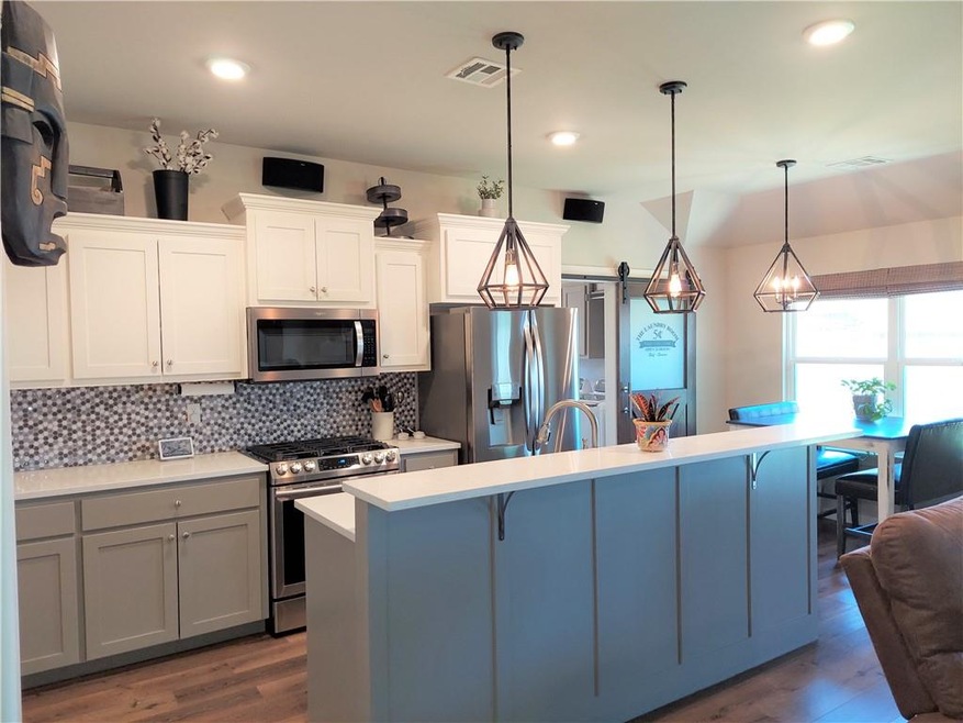 1906 Glenbrook Dr, Shawnee, OK 74804 - photo 1