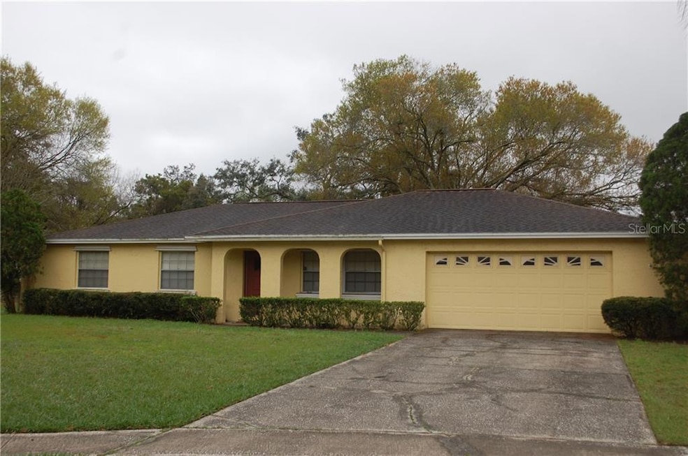 2303 Rosehill Ct, Brandon, FL 33510 - photo 1