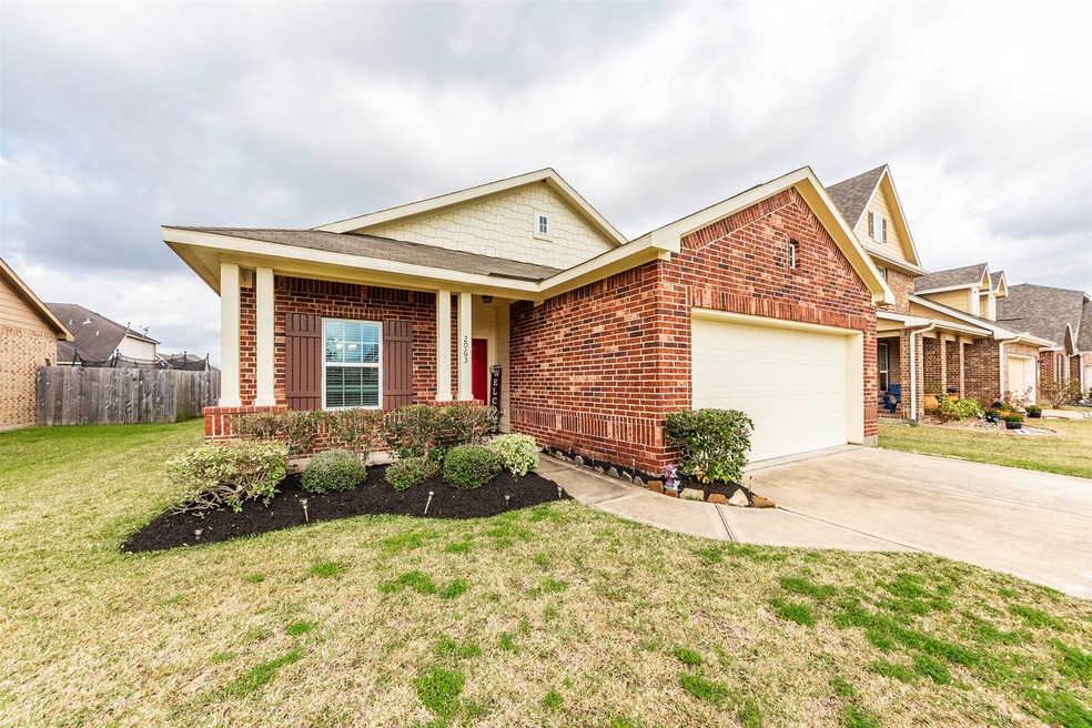 2063 Lepper St, Alvin, TX 77511 - photo 1