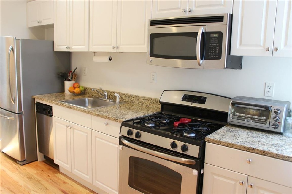 106 Maple St unit 5, Weehawken, NJ 07086 - photo 1