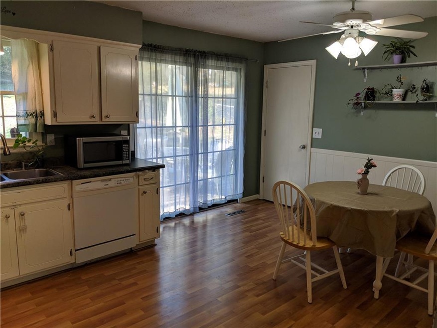 2002 SW Maple Ln, Oak Grove, MO 64075 - photo 1