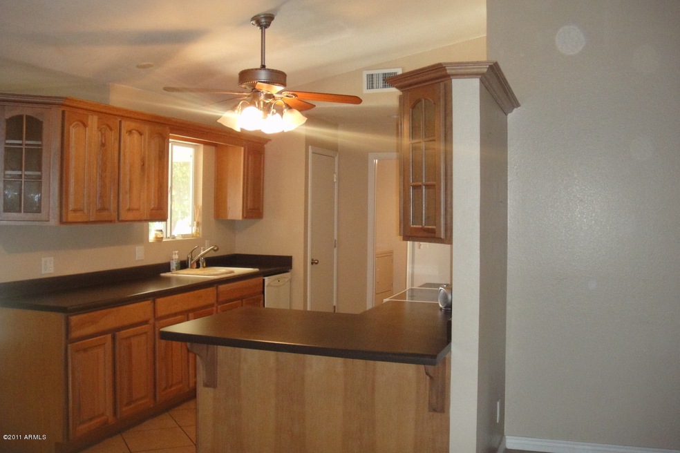 813 W Rosal Place, Chandler, AZ 85225 - photo 1