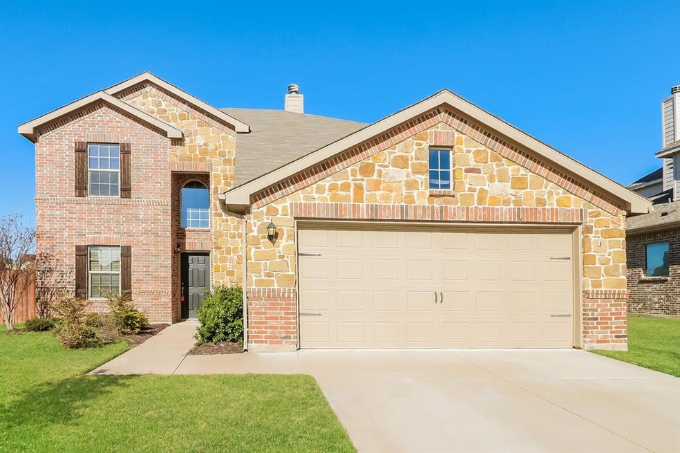 1537 Signature Dr, Weatherford, TX 76087 - photo 1