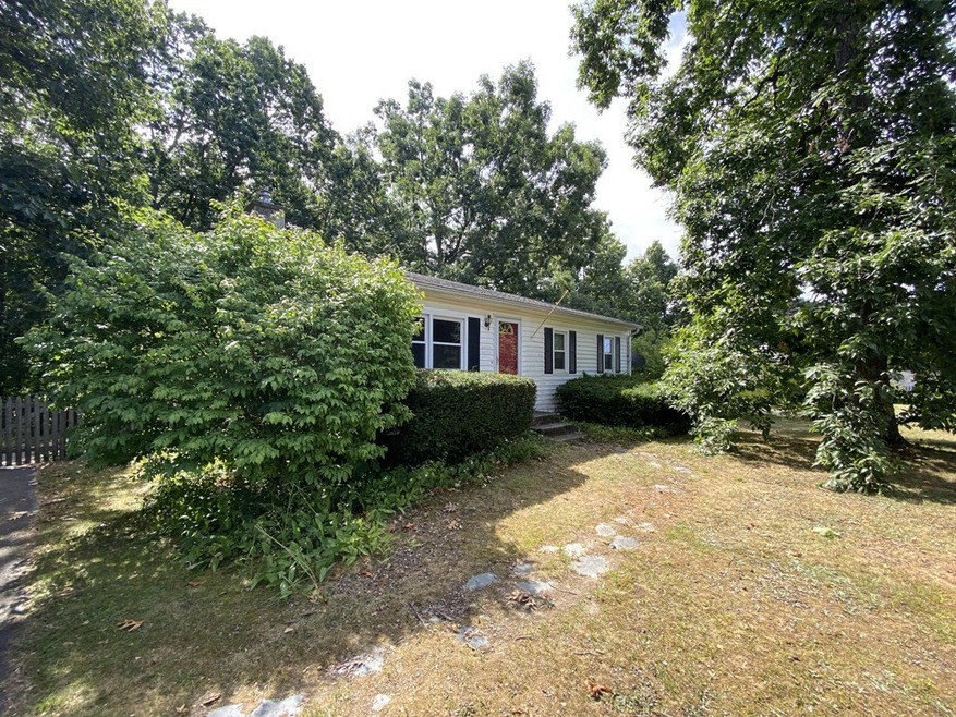 287 Brookside Cir, Florence, MA 01062 - photo 1