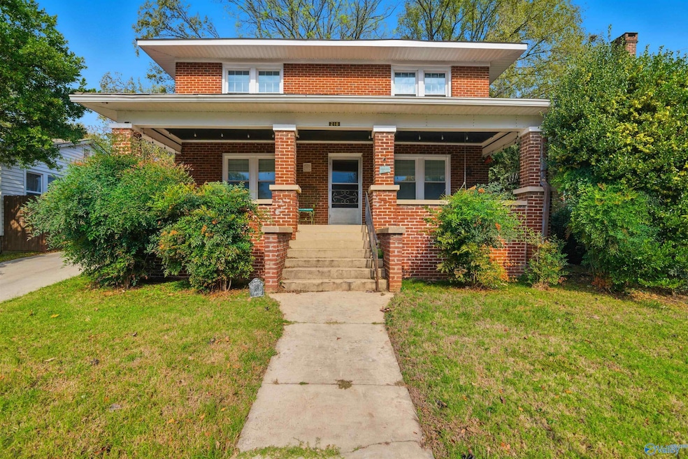 218 W Spring St, Florence, AL 35630 - photo 1