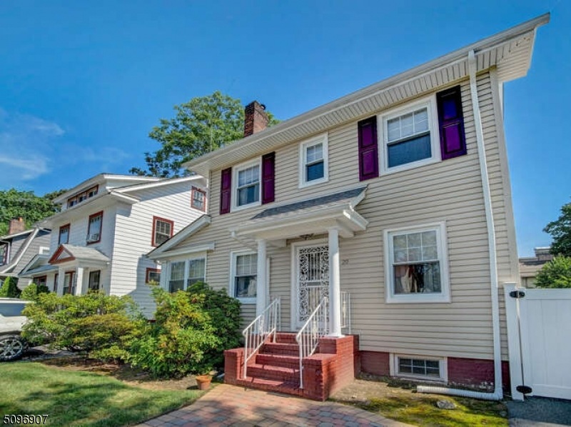 20 Park End Place, East Orange, NJ 07018 - photo 1