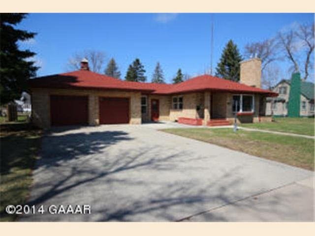 1012 Cedar St, Alexandria, MN 56308 - photo 1