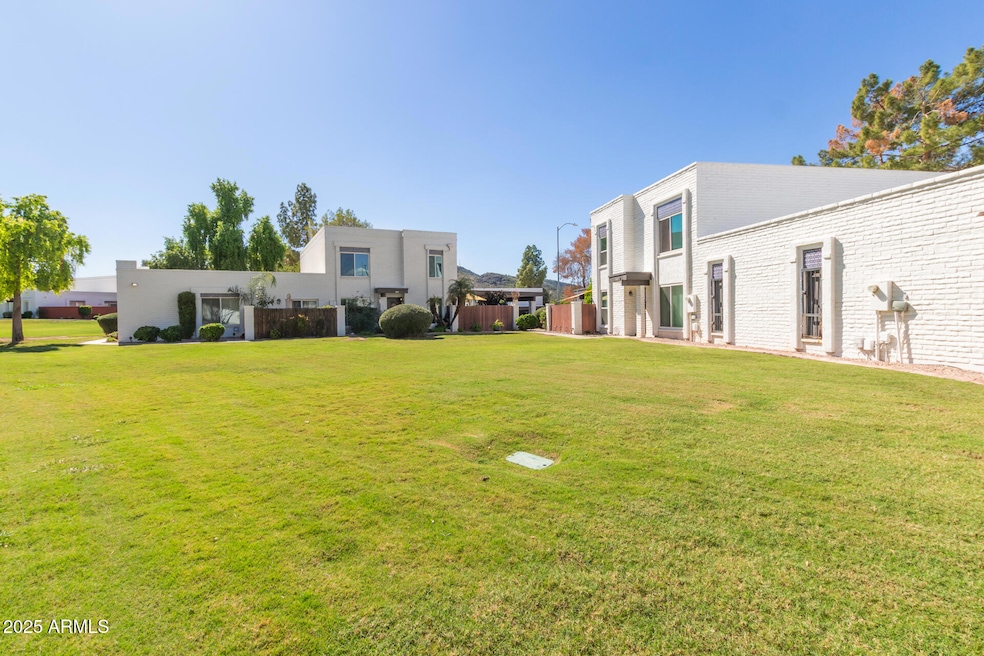 13233 N 3rd Place unit 13B, Phoenix, AZ 85022 - photo 1