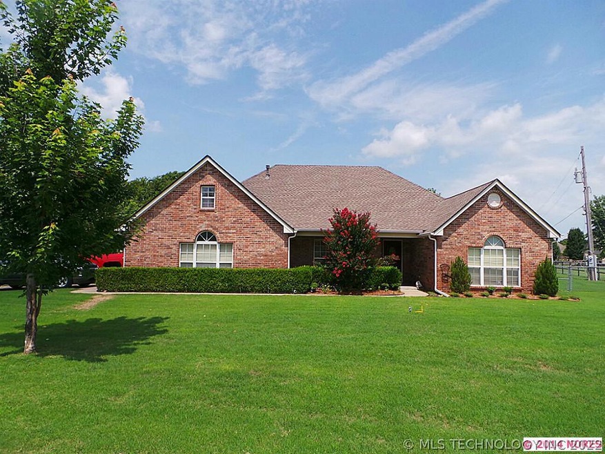 CUL-DE-SAC / PRIVATE/ ESTABLISHED TURTLE CREEK!