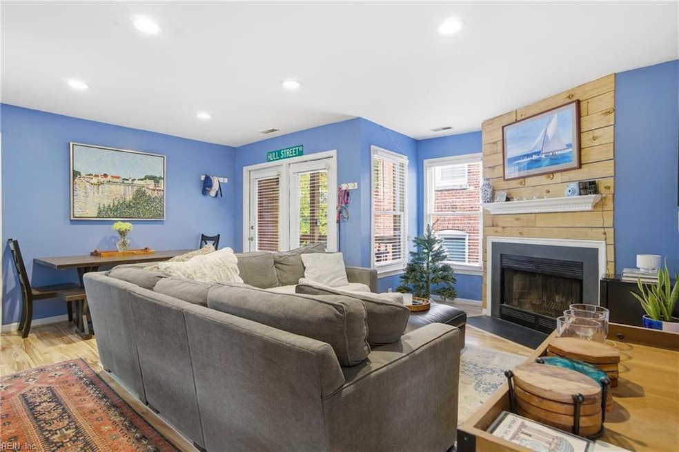 628 Redgate Ave unit C, Norfolk, VA 23507 - photo 1