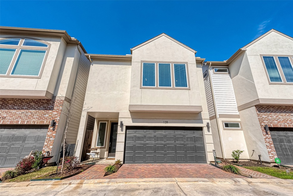 139 Knightsbridge Park Ln, Houston, TX 77018 - photo 1
