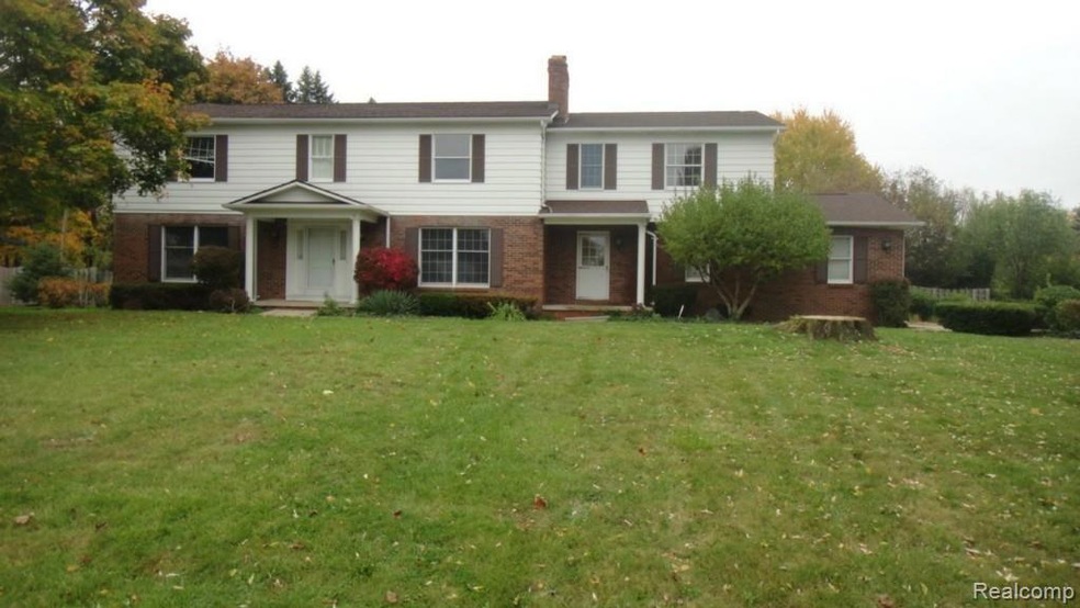 1248 Briarcliffe Dr, Flint, MI 48532 - photo 1