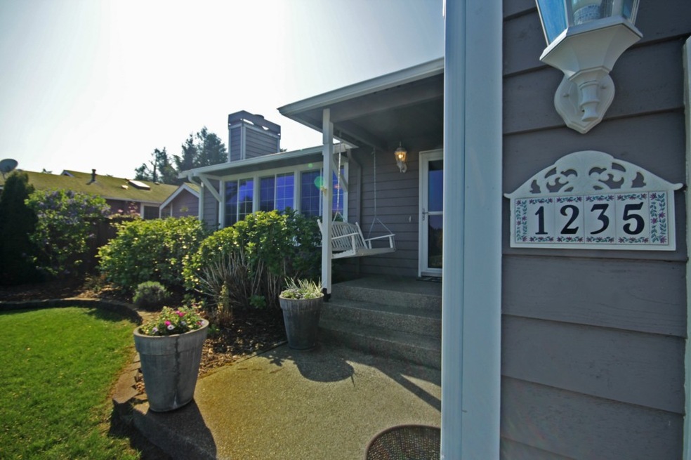1235 S 235th Place, Des Moines, WA 98198 - photo 1