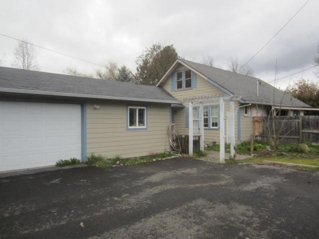 924 SW Rogue River Ave, Grants Pass, OR 97526 - photo 1