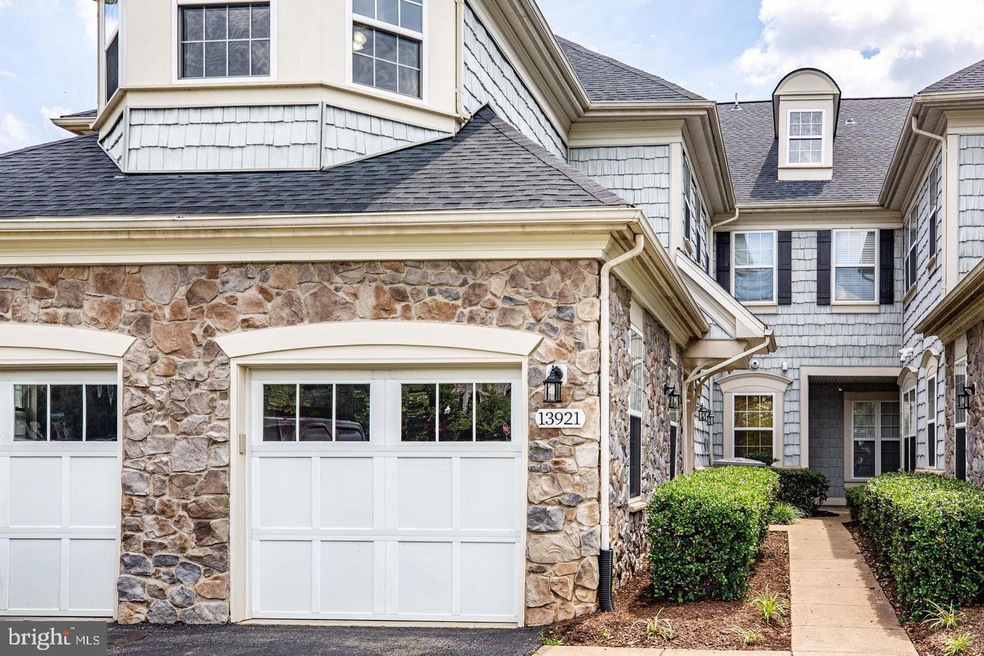 13921 Gullane Dr, Woodbridge, VA 22191 - photo 1