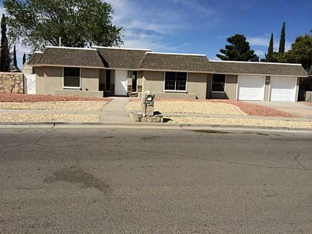 10901 Bella Vista Dr, El Paso, TX 79935 - photo 1