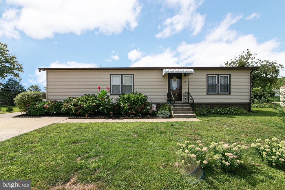 577 Raccoon Ln, Mount Laurel, NJ 08054 - photo 1