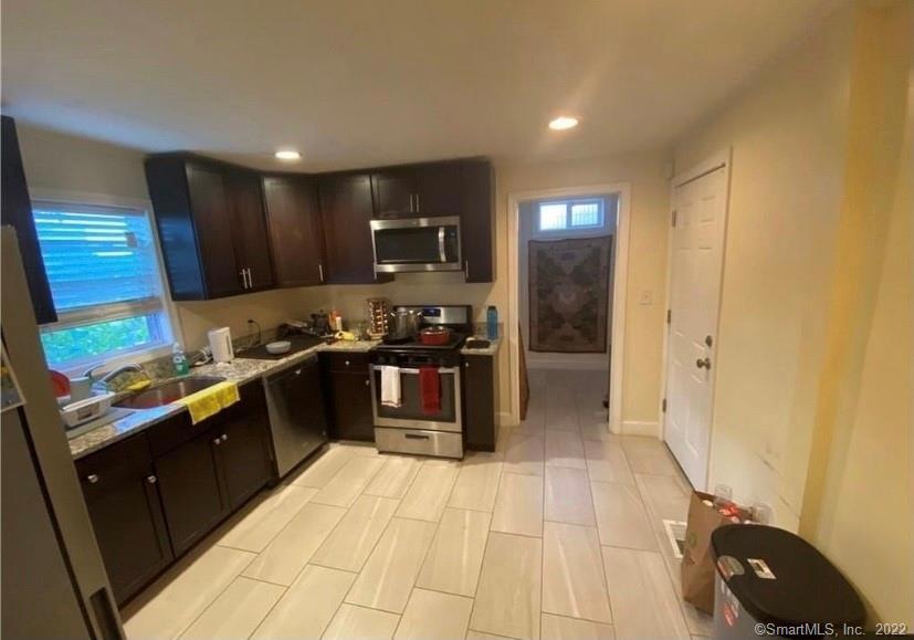 452 Wethersfield Ave unit 1, Hartford, CT 06114 - photo 1