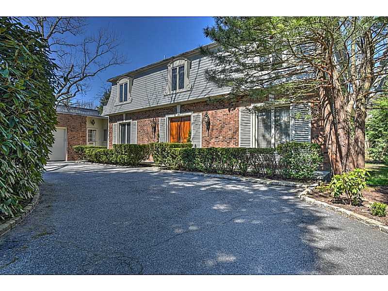 220 Lorimer Ave, Providence, RI 02906 - photo 1