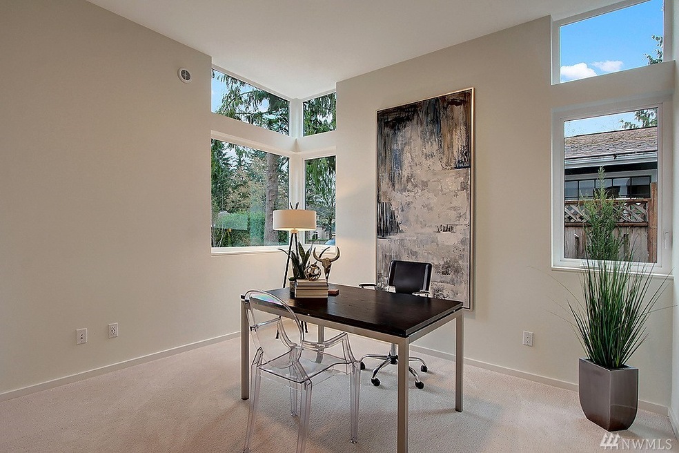 8437 SE 36th St, Mercer Island, WA 98040 - photo 1