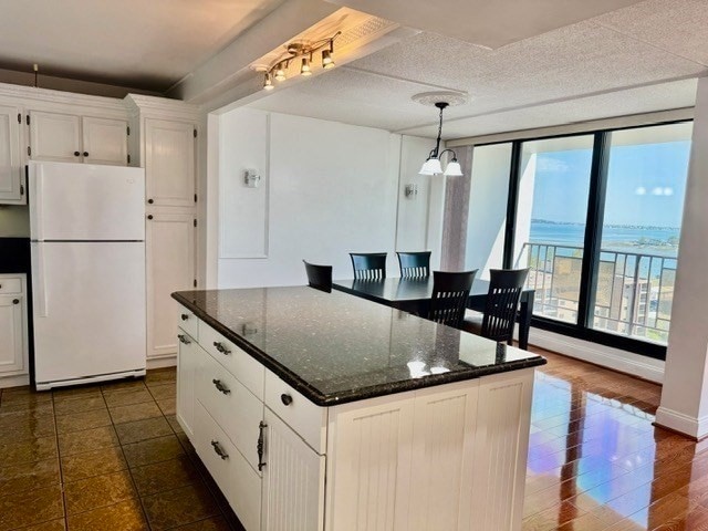 61 Broad Reach unit T143B, Weymouth, MA 02191 - photo 1