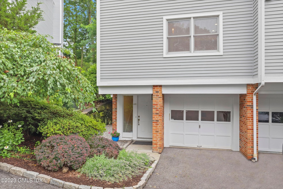 351 Pemberwick Rd unit 608, Greenwich, CT 06831 - photo 1