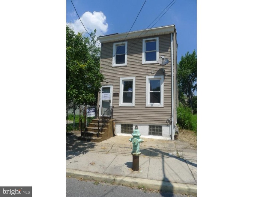 621 Spruce St, Camden, NJ 08103 - photo 1