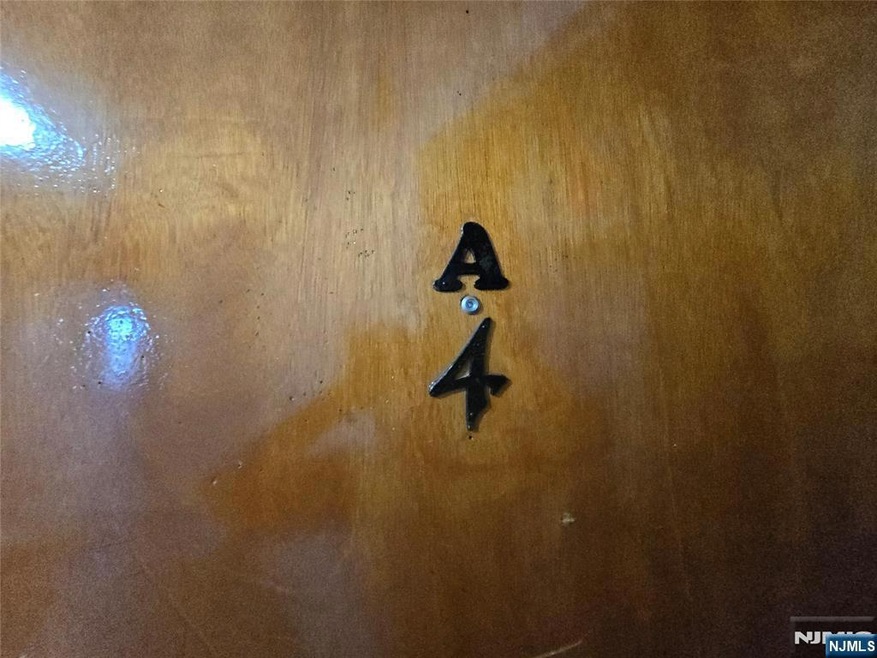 316 Park St unit 4A, Hackensack, NJ 07601 - photo 1