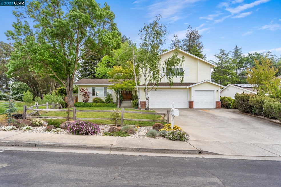 Sold $1,175,000 • Co-Listing Agent