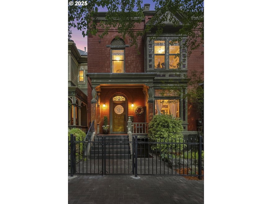 Pending $949,500 • Co-Listing Agent