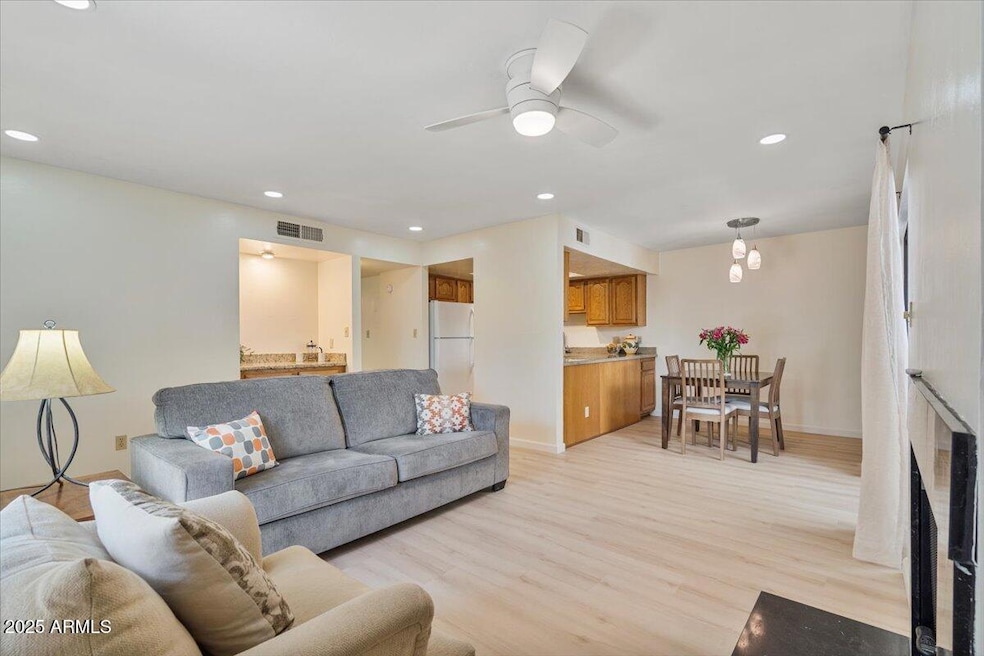 2959 N 68th Place unit 103, Scottsdale, AZ 85251 - photo 1