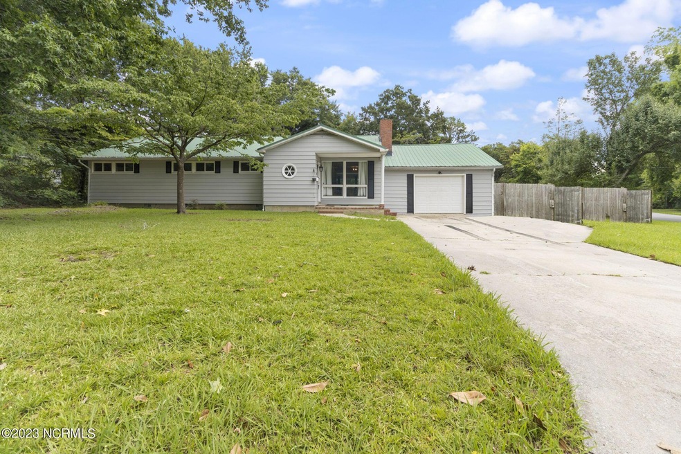 400 Dogwood Ln, Jacksonville, NC 28540 - photo 1