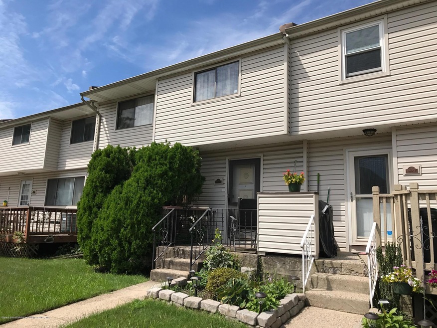 Willow Rd Exterior
