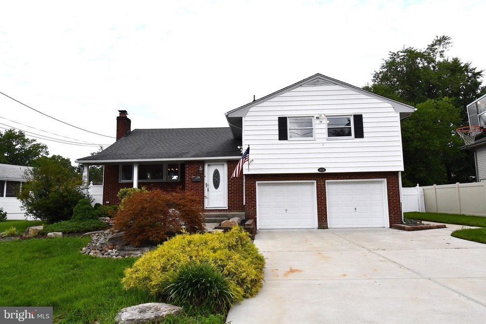 124 Weather Vane Dr, Cherry Hill, NJ 08002 - photo 1