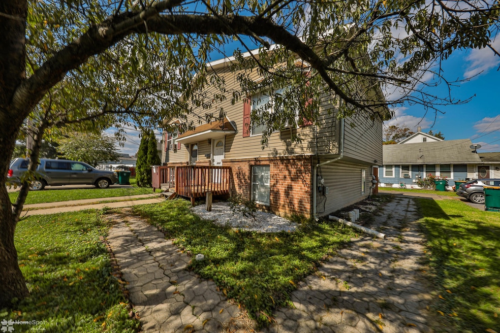 2733 Columbia St, Easton, PA 18045 - photo 1