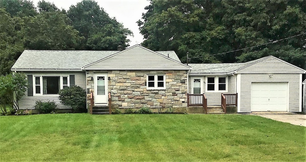 32 Branch Pike, Smithfield, RI 02917 - photo 1