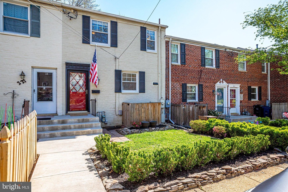 Sold $712,500 • Co-Listing Agent