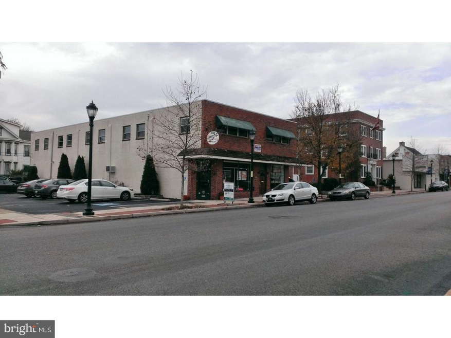 425 W Main St, Lansdale, PA 19446 - photo 1