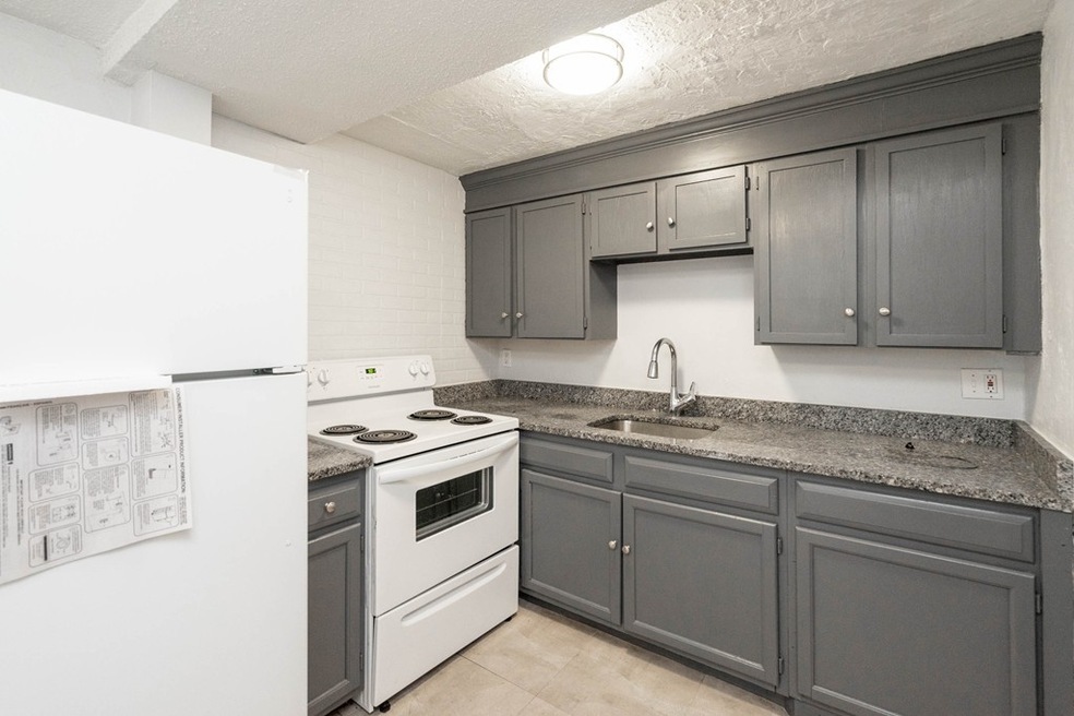 90 Wrentham St unit 1, Dorchester Center, MA 02124 - photo 1