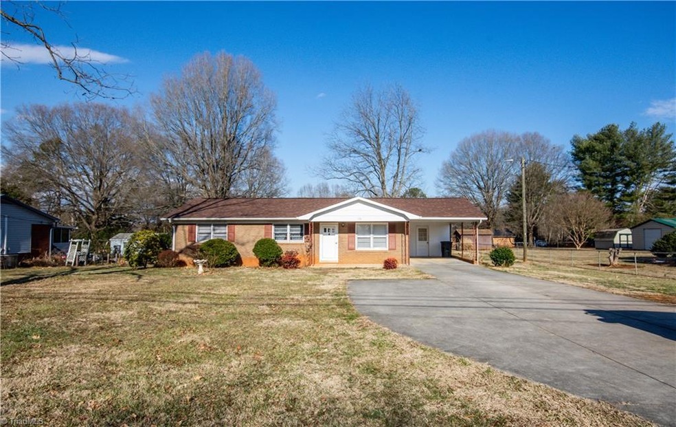 178 Shumaker Dr, Statesville, NC 28625 - photo 1