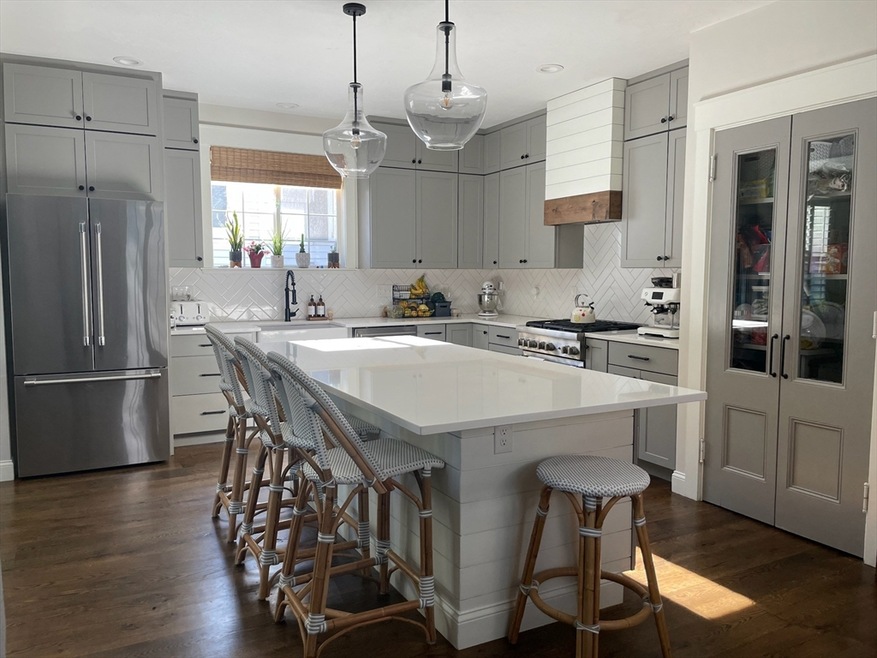 511 Burncoat St, Worcester, MA 01606 - photo 1