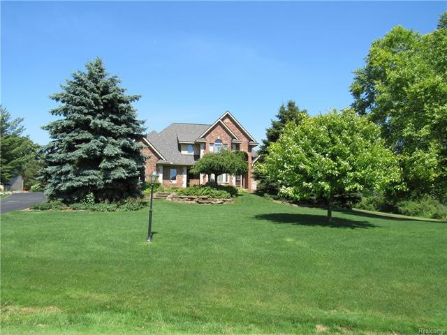 Beautiful Curb Appeal!