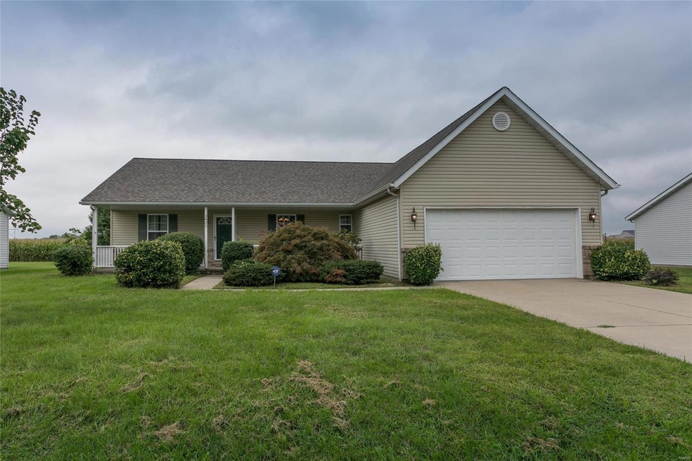 Lovely 3 bedroom 2 bath move in ready home.