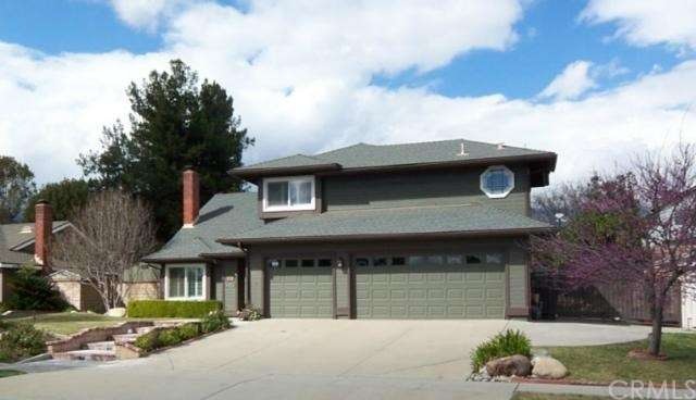 Beautiful curb appeal, with plenty of parking spac