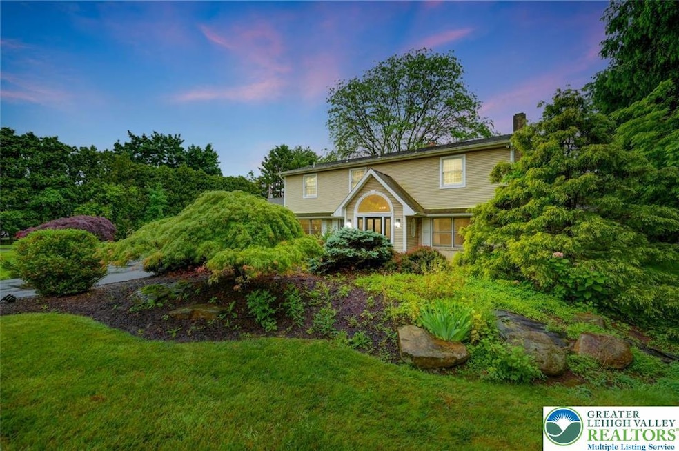 938 Meadow Cir, Bethlehem, PA 18017 - photo 1