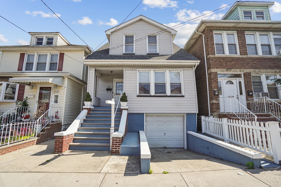 Sold $570,000 • Co-Listing Agent