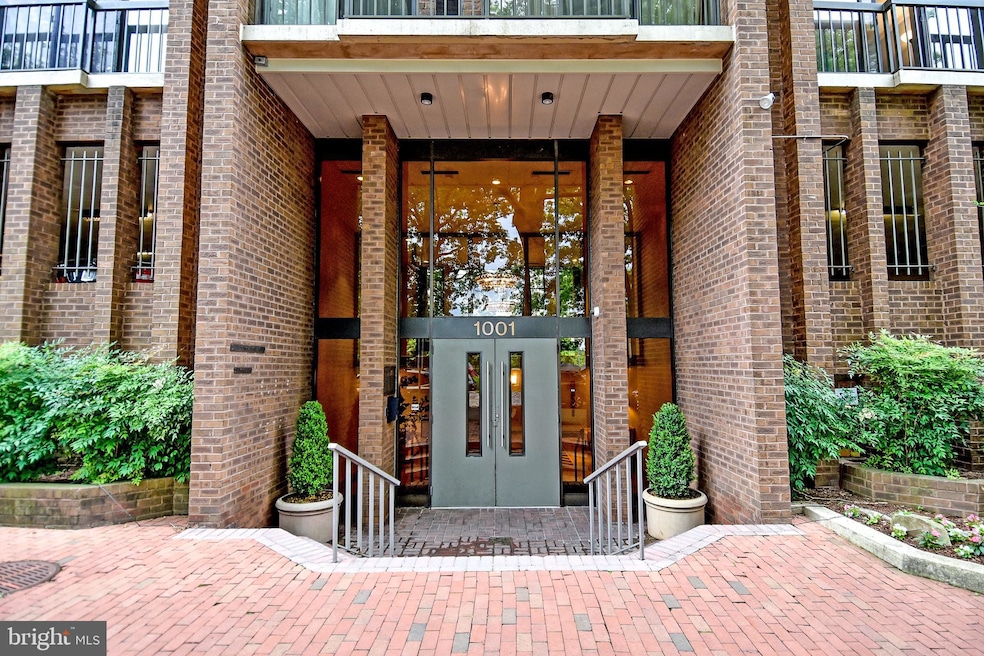 1001 26th St NW unit 603, Washington, DC 20037 - photo 1