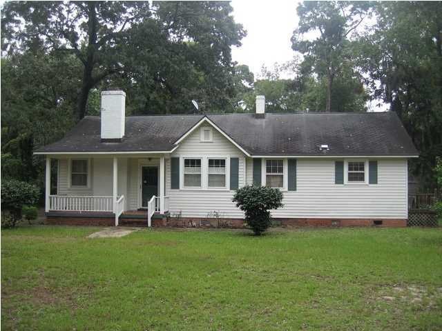 1106 2nd Ave, Kingstree, SC 29556 - photo 1